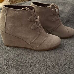 Toms Tan Wedge Suede Shoes